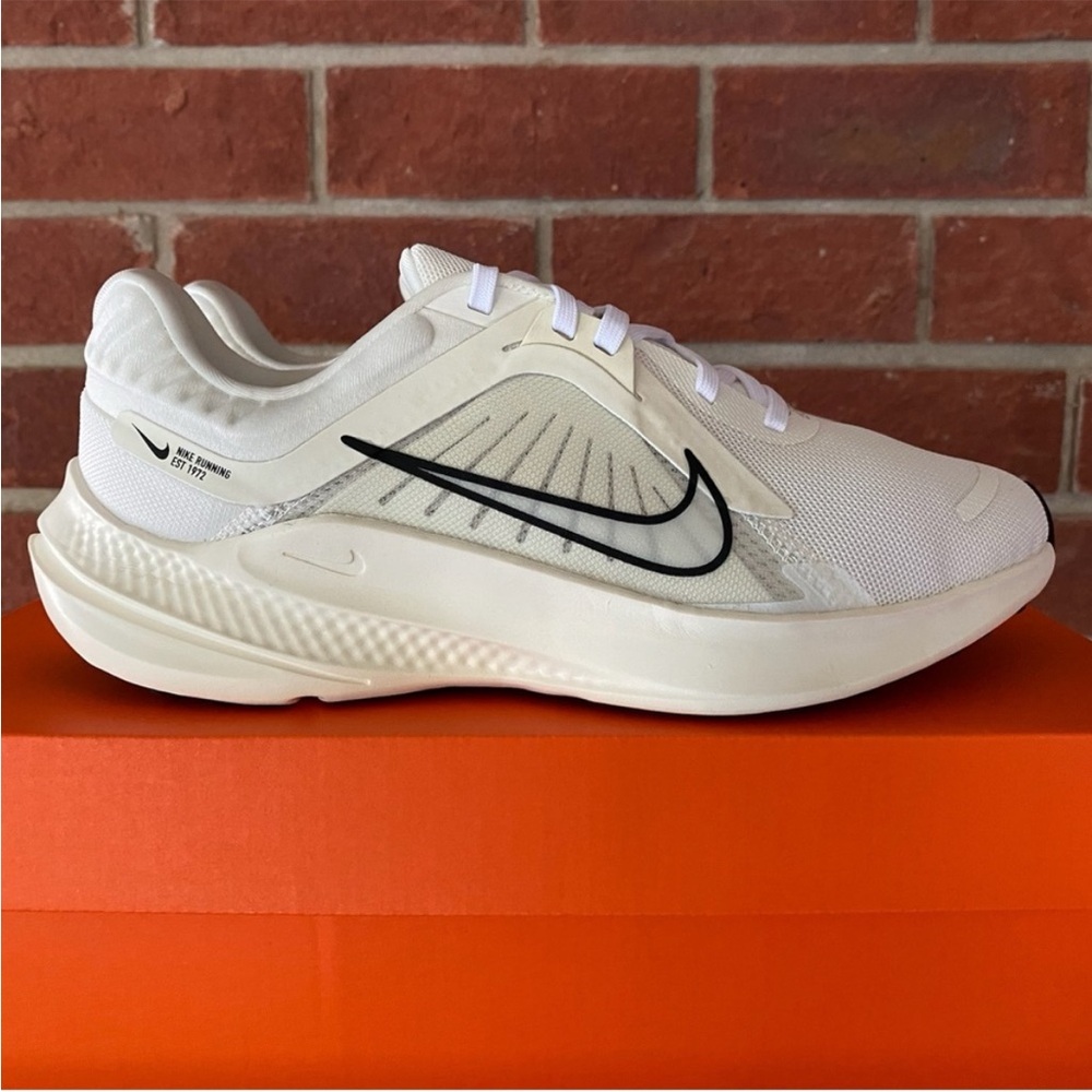 Nike Quest 5 Coconut Milk Athletic Shoes, Size 9